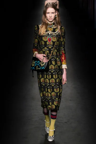 Look 22